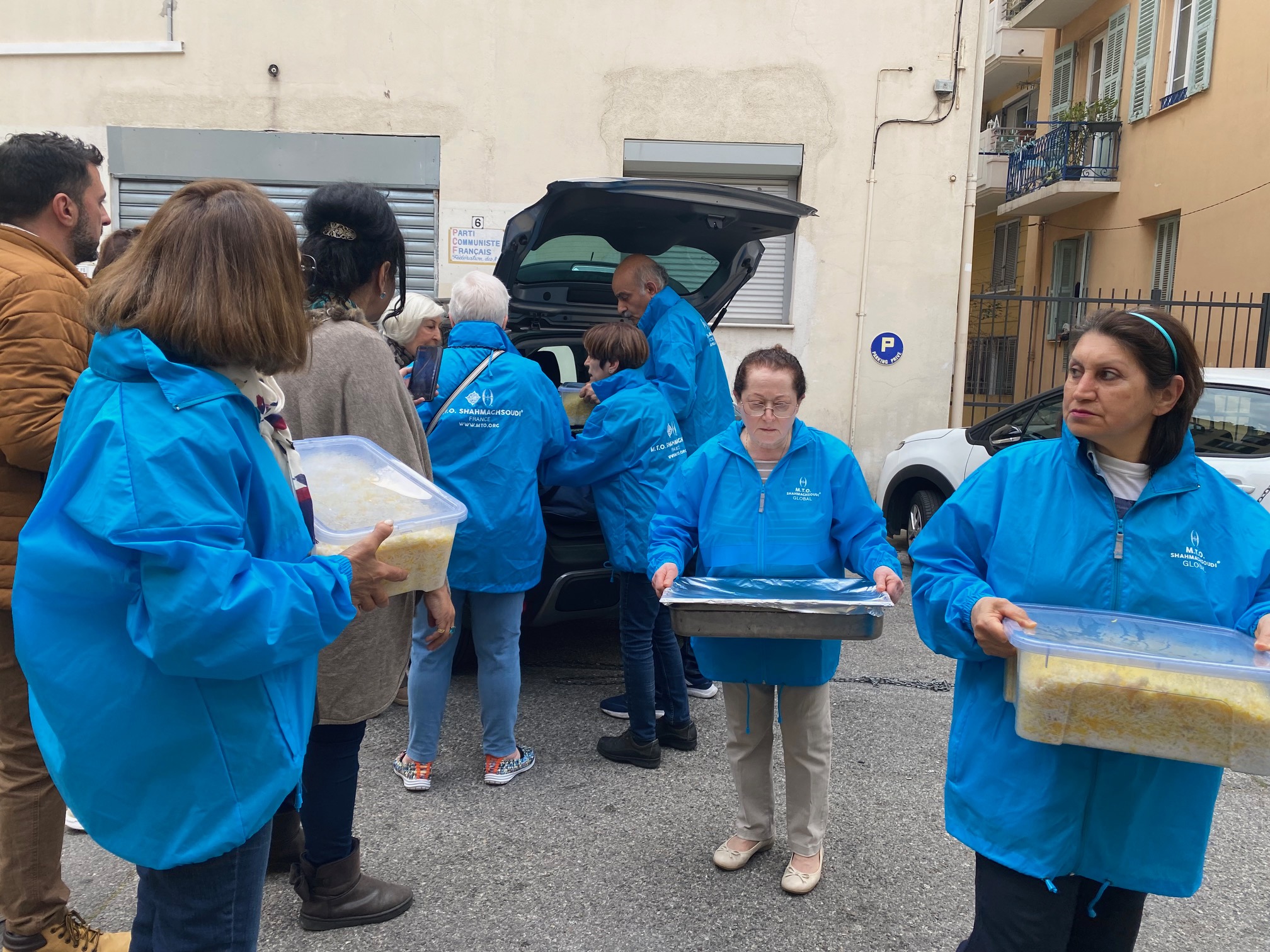 MTO Charity in Nice: volunteers offer meal at the Halte de Nuit to ...